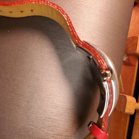 Vintage Japan Movt Ladies Watch w/ Red Band - Picture 3 of 6